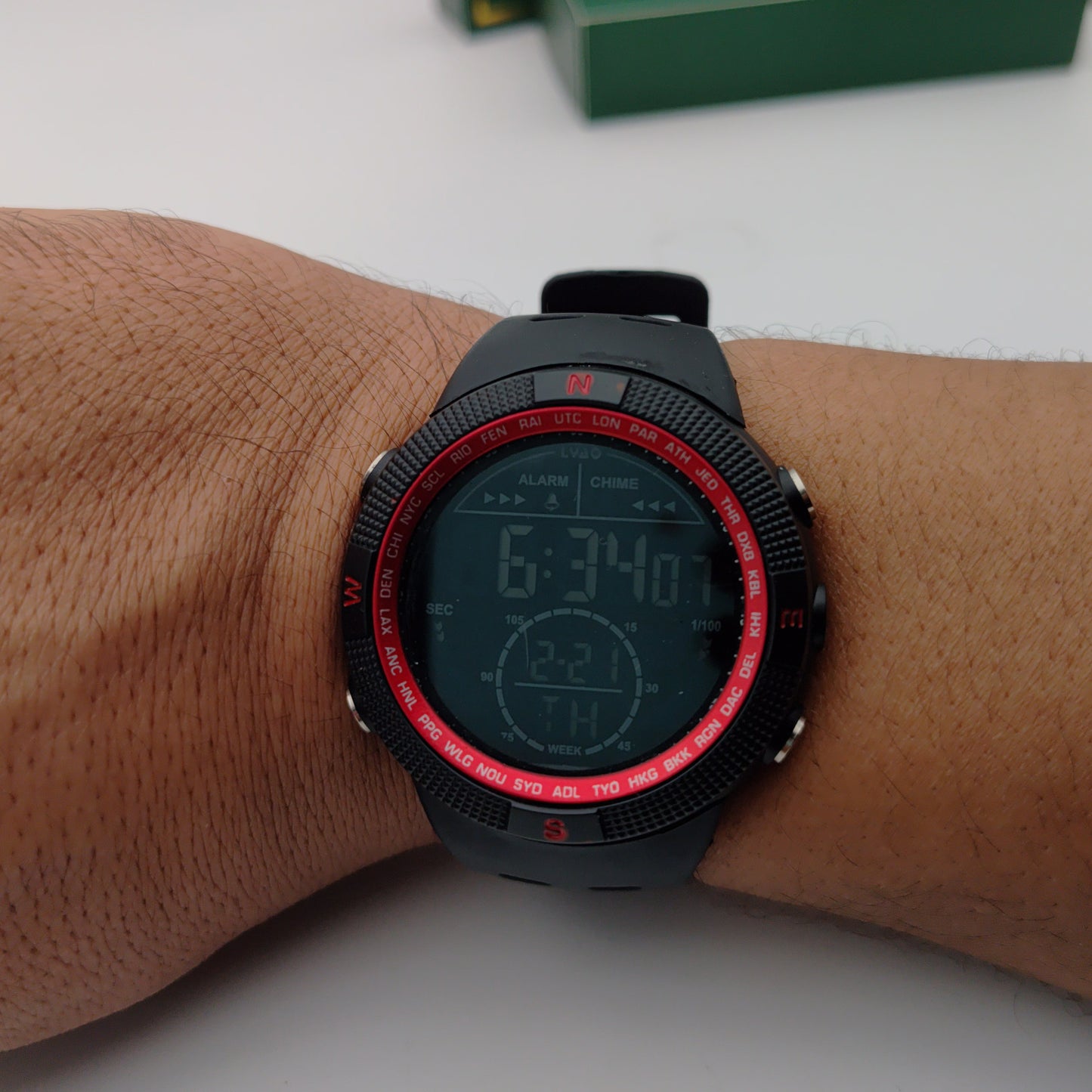 🕰️ ساعة رقمية رياضية رجالية – تصميم قوي ومقاوم للصدمات (3 ألوان)