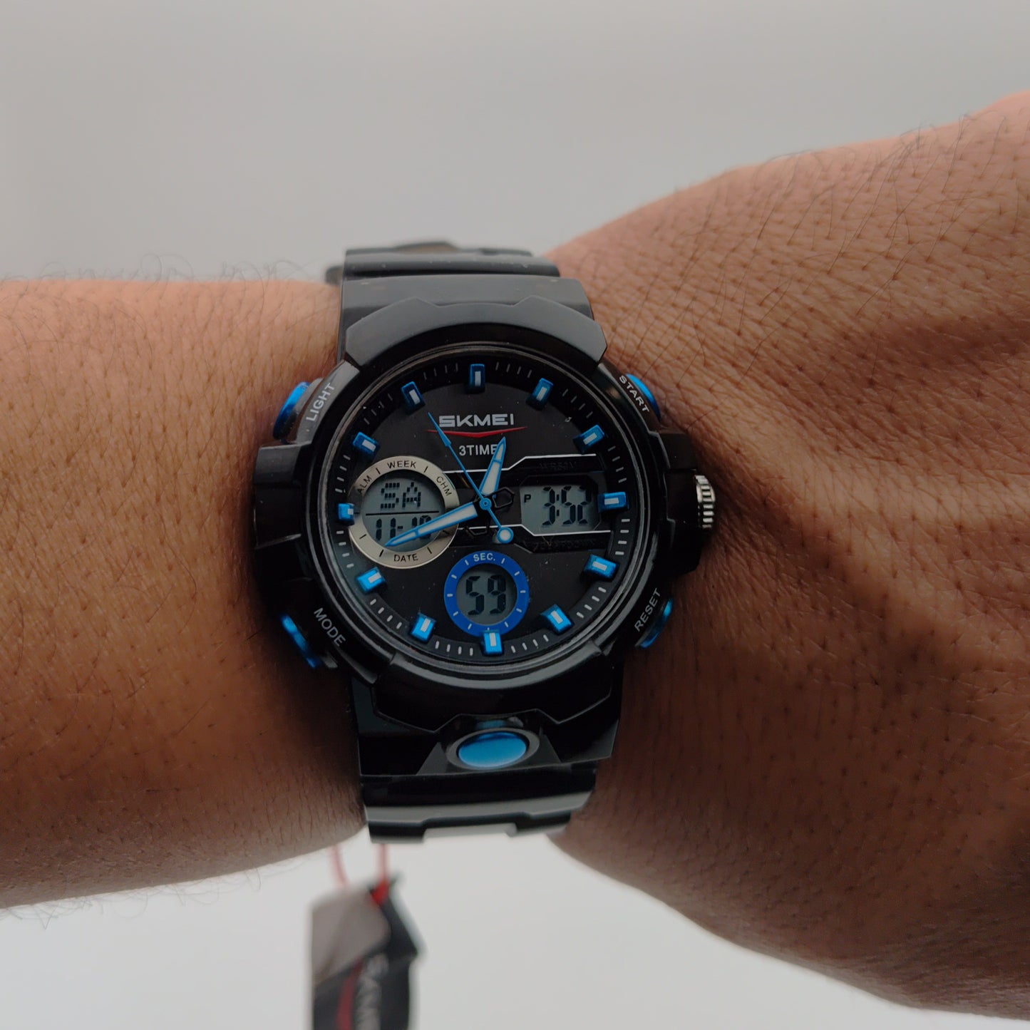 ⌚ ساعة رجالية ونسائية سكيمي  2386 – دقة، مقاومة وأناقة بسعر 3,450 د.ج