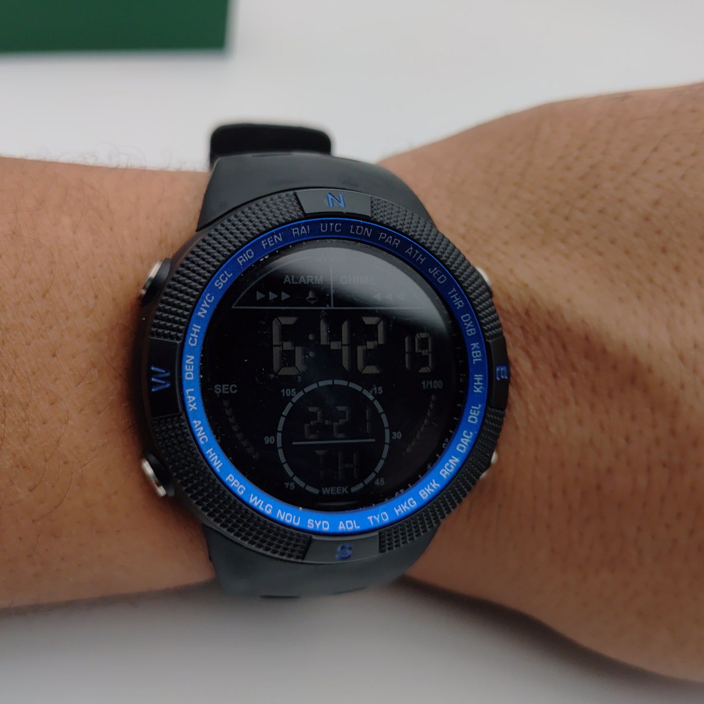 🕰️ ساعة رقمية رياضية رجالية – تصميم قوي ومقاوم للصدمات (3 ألوان)