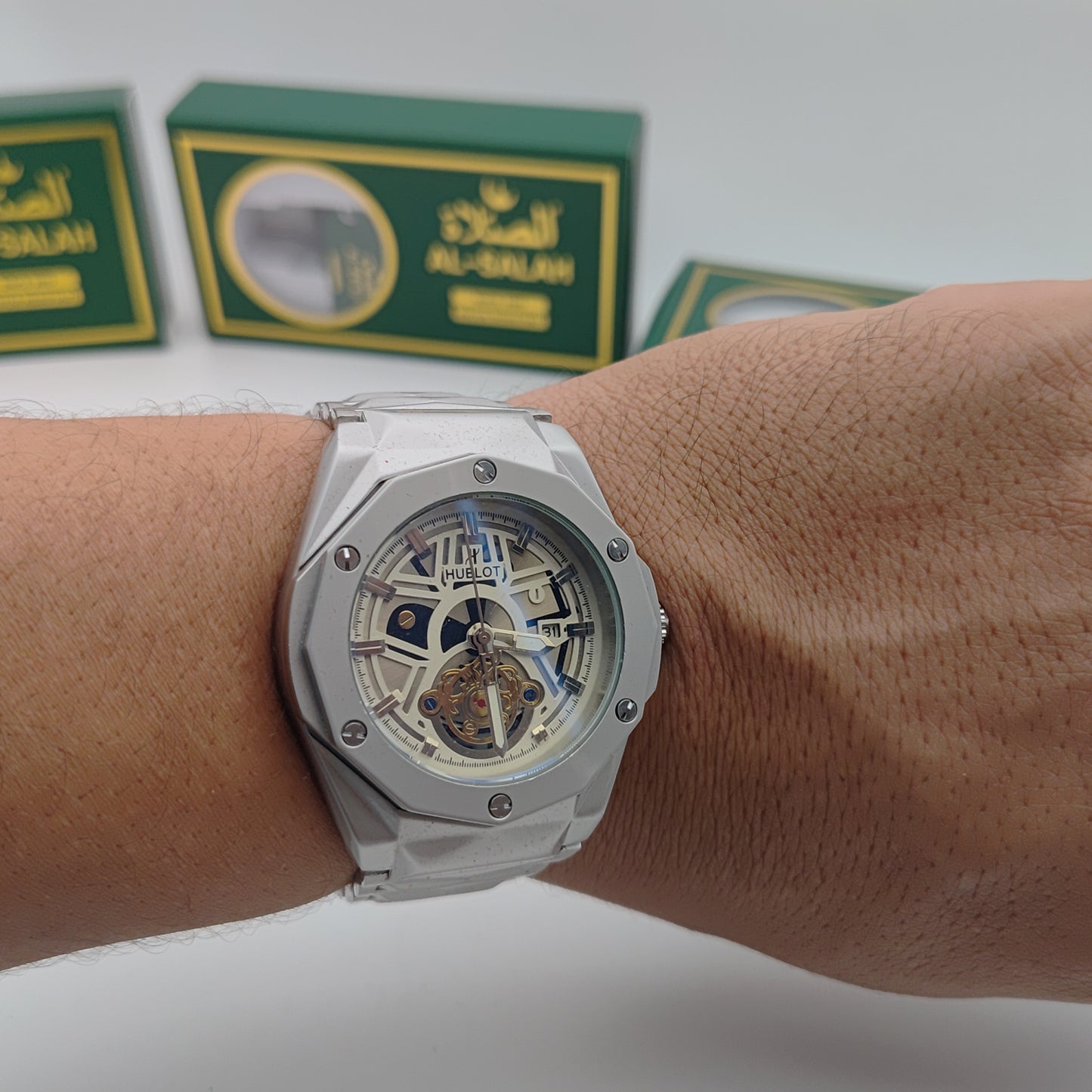 ساعة هيبلو  رجالية بيغ بانغ – تصميم مفتوح فاخر – كوارتز دقيق [أسود/فضي]