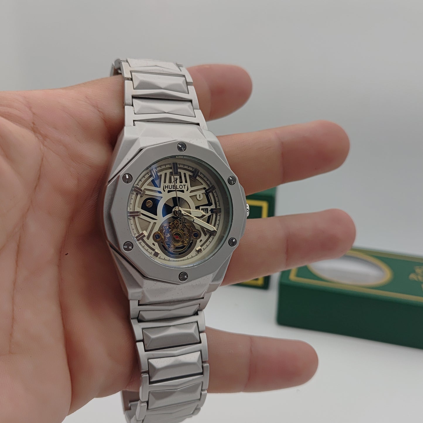 ساعة هيبلو  رجالية بيغ بانغ – تصميم مفتوح فاخر – كوارتز دقيق [أسود/فضي]